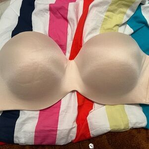 La Vie en Rose Strapless Bra